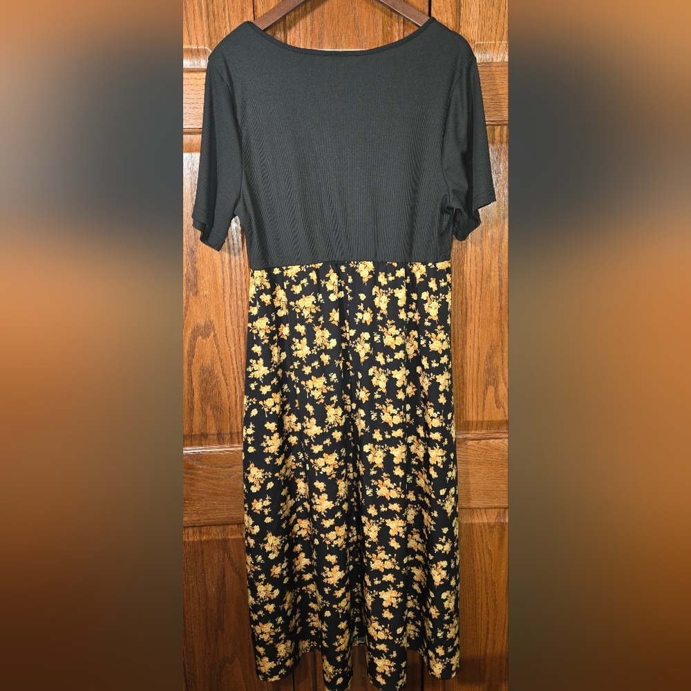 Shein Curve High Waist Midi A Line Rib Knit Short Sleeve Black Floral Sz 2xl - Picture 4 of 4